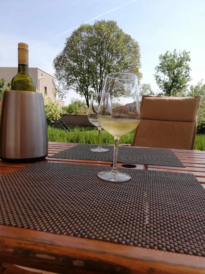 Casa Mirelia - Holiday Home For Two With Garden And Whirlpool