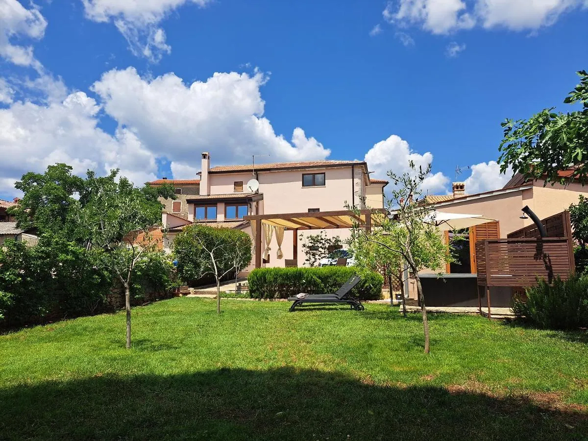 Casa Mirelia - Holiday Home For Two With Garden And Whirlpool