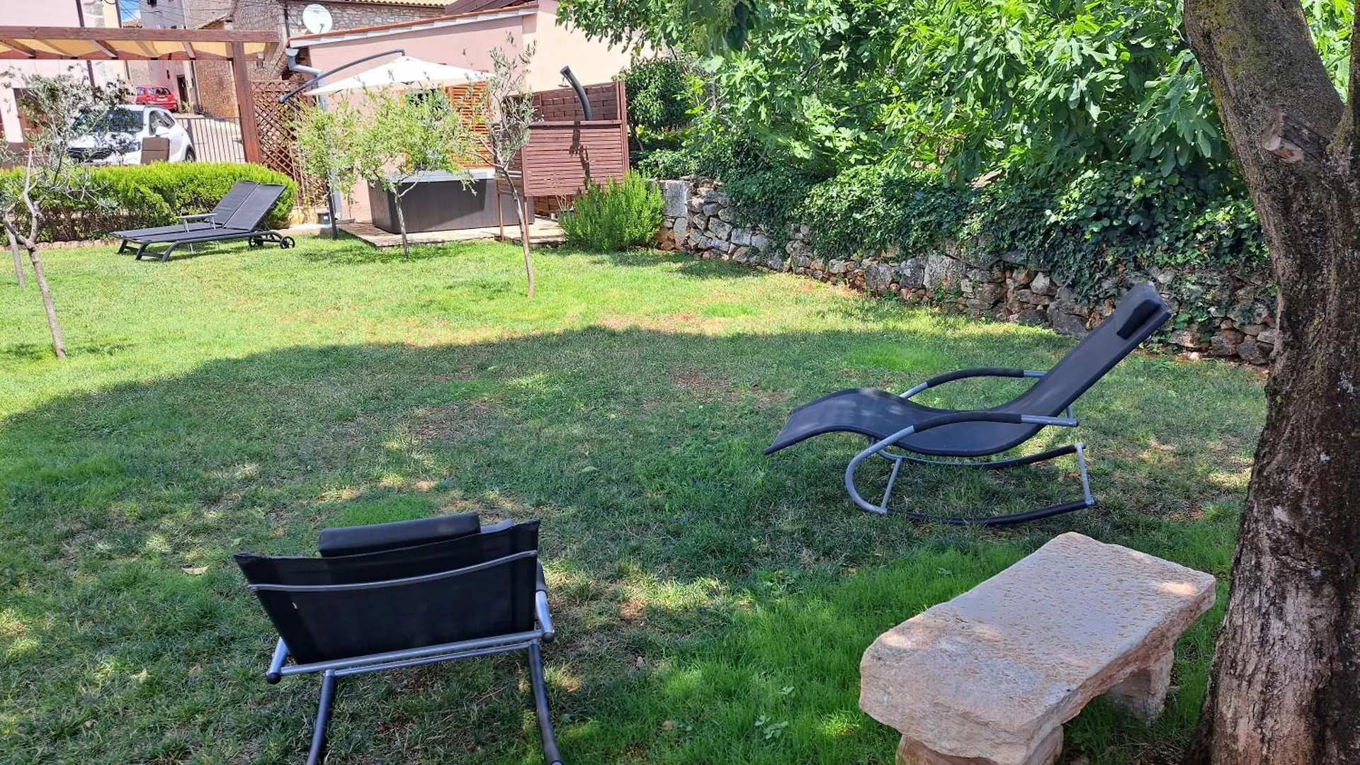 Casa Mirelia - Holiday Home For Two With Garden And Whirlpool Kastelir